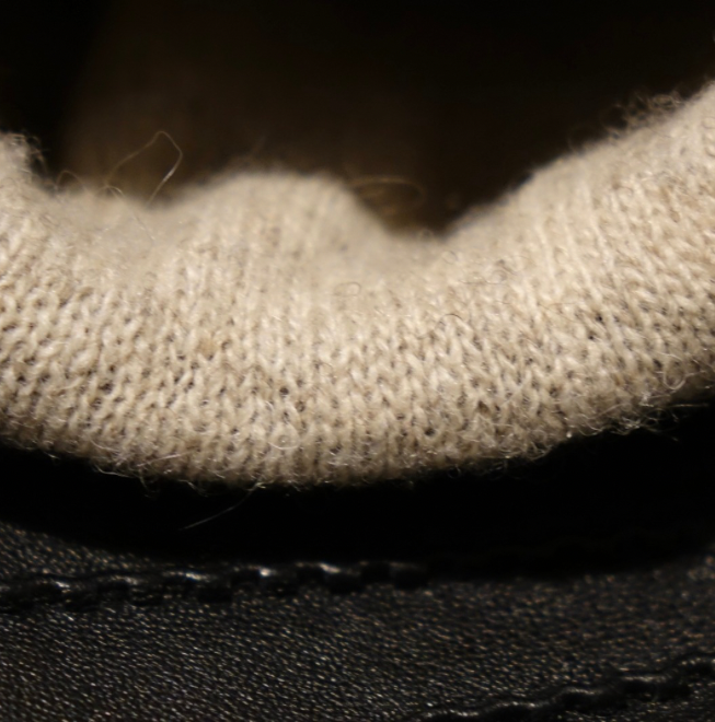 Leather gloves